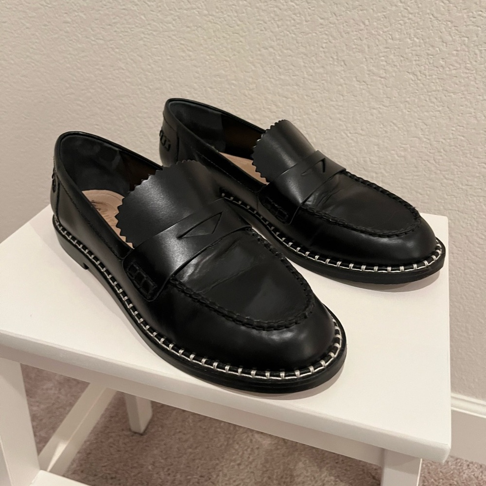 Schutz Leather Loafer - size 9
